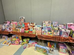 2023-12-16 第14 屆愛的火花聖誕玩具捐贈貧困家庭兒童活動